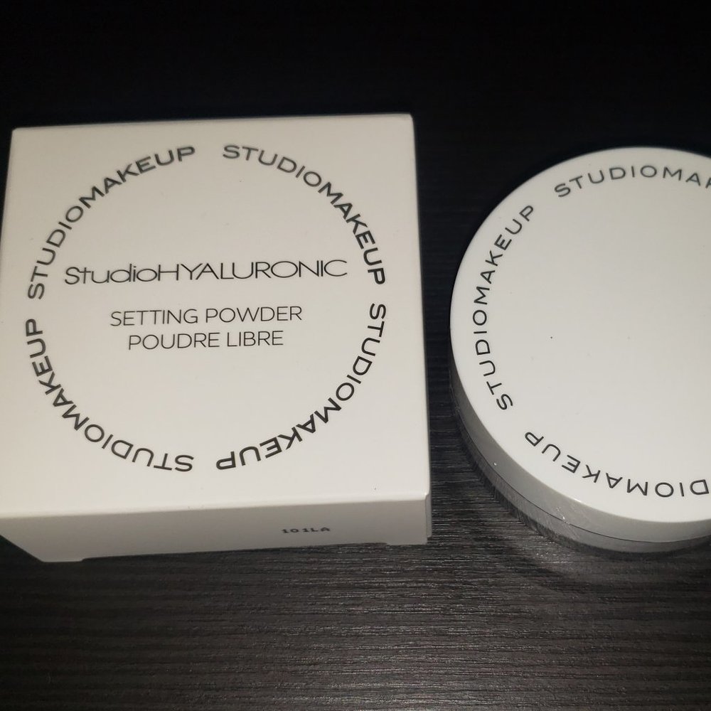 STUDIOMAKEUP Hyaluronic Acid Translucent Setting Powder $45